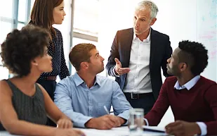 إنفوجراف| أخطاء يرتكبها الرؤساء التنفيذيون الجدد.. هكذا تتجنبها