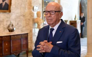 أين قضى الرئيس التونسي السبسي سنواته الدراسية.. وما طبيعة علاقته بعائلته؟