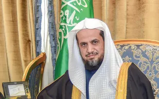 شاهد| صحف دولية تنقل تصريحات النائب العام الشيخ سعود المعجب خلال حواره لـ«مجلة الرجل»