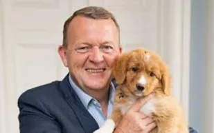 فيديو |  اللقطة كانت ستكلف رئيس وزراء الدنمارك حياته