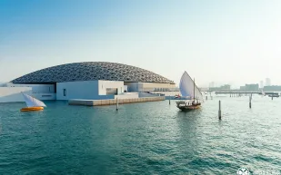 تعرف على متحف اللوفر أبو ظبي.. تصميم مستوحى من جمال الصحراء العربية