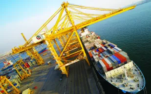 صندوق هندي يستثمر 3 مليارات دولار في موانئ دبي 