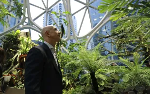 بتكلفة 4 مليارات دولار.. شاهد مقر «أمازون » الجديد