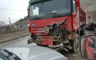 شاهد| حادث شاحنة مروع والضحية امرأة