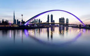 لماذا يعتبر الخليج التجاري في دبي من أجمل المناطق في العالم؟ 