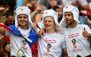 تعرف على سبب منع دخول عصا السيلفي مباريات كأس العالم في روسيا!