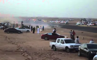 بالفيديو.. شاهد دهس شاب عمداً في مشاجرة جماعية!