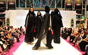 جدة تشهد عرض أزياء سعودي 