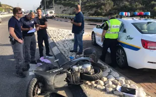 شاهد| سائق دراجة مجنون يدهس شرطيا في الفلبين