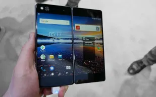 «Axon M»..هاتف بشاشتين في المؤتمر العالمي للهواتف (فيديو) 