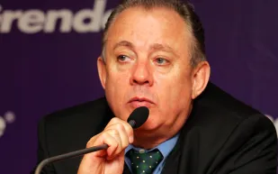 ألكسندر غرندين بارتيل.. بني ثروة من البيع بأسعار مخفضة