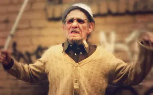 مفاجأة صادمة لعجوز ألماني عثر على 8 ملايين يورو داخل صندوق قمامة !