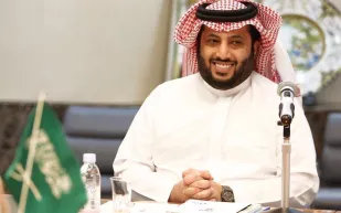 العراق يشكر تركي ال الشيخ بعد رفع الحظر الدولي عن كرته