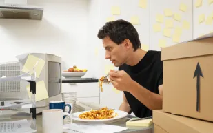 إذا فاجأك الجوع.. عليك بهذه الوجبات