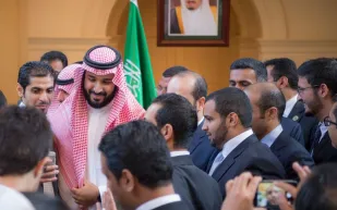 ما هي #مكرمة_محمد_بن_سلمان_للمبتعثين؟ .. وافق عليها خادم الحرمين 