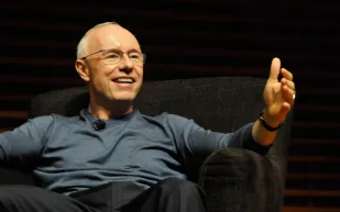 المغامر الناجح دوجلاس ليون.. كيف قاده العمل الشاق إلى انتصارات عظيمة 