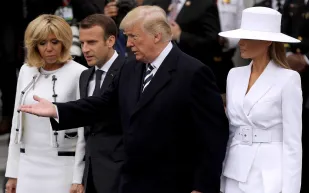 ماذا فعل ترامب بشجرة أهداها له ماكرون ؟ ماذا فعل ترامب بشجرة أهداها له ماكرون ؟