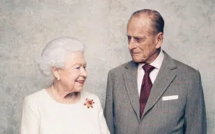 قوانين صارمة لبريطانيا لا تلتزم بها الملكة قوانين صارمة لبريطانيا لا تلتزم بها الملكة