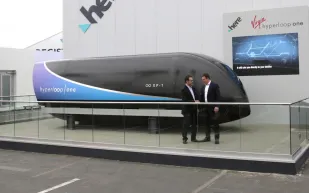 اتفاق بين موانئ وهايبرلووب لإنشاء شركة عالمية لنقل المسافرين والبضائع