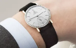 ساعة «إلفيس بريسلي» تحقق رقم قياسي عالمي في مزاد بيعها (صور)