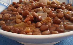 لهذه الأسباب تجنب تناول الفول في السحور