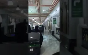 لأول مرة نساء.. يقدن العربات الكهربائية لكبار السن بالمسجد الحرام