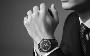 هل صُنعت ساعات أم لوحاتً فنية ؟