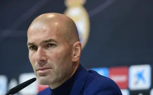 بعد أقل من أسبوع من تحقيقه للقب ..«زيدان»خارج ريال مدريد (فيديو) 