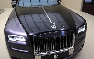 رولز رويس جوست.. بريق ماسي متلألئ يعبق بالفخامة والروعة