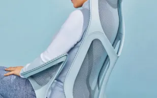 The Cosm مقعد مريح يشجعك على العمل ساعات طويلة