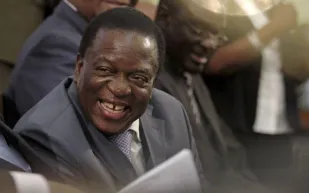 فيديو| لحظة محاولة اغتيال رئيس زيمبابوي