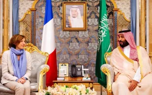 السعودية وفرنسا توقعان اتفاقية لحماية المعلومات (صور)