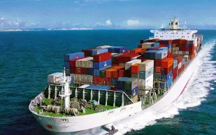 دبي تحتل المركز الخامس عالمياً في الشحن الدولي (فيديو)