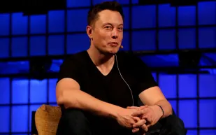 إيلون ماسك وبروزه في الإعلام مؤخراً.. لا شيء سوى الأخبار الغريبة 