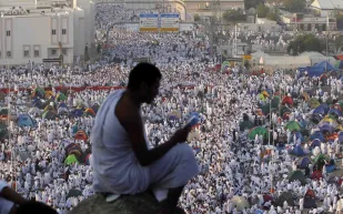 "يَأْتِينَ مِن كُلِّ فَجٍّ عَمِيقٍ".. مظاهر متنوعة للحجاج من حول العالم