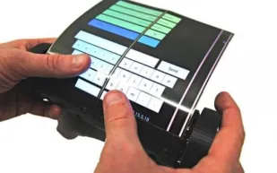 فيديو.. MagicScroll أول حاسب قابل للطى في العالم