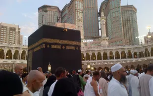 السعودية تسمح للمعتمرين والزوار القادمين من خارجها بزيارة مدنها بشرط تعرف عليه!