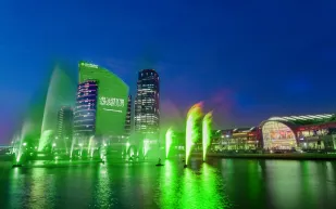 دبي فستيفال سيتي مول يحتفل باليوم الوطني السعودي مع عرض فريد من عروض "تخيّل"