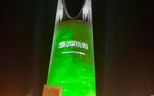 العاصمة السعودية تتوشح بالأخضر احتفاء باليوم الوطني السعودي الـ88