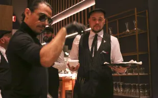 «حبيب الملح» يغضب بلدًا بأكمله بسبب رئيس فنزويلا! (فيديو)