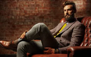 اجعل البني رفيق إطلالاتك حتى تكون الأكثر تميزاً