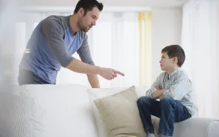 11 نصيحة للتعامل مع الطفل العنيد