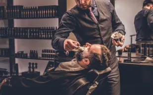 لأنها عنوان أناقتك.. كيف تهذب لحيتك بطريقة احترافية؟