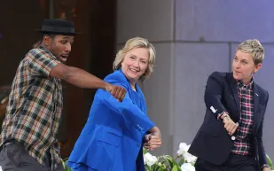 الساسة الراقصون.. هذا ما يحدث عندما يقرر أبرز القادة والسياسيين الرقص