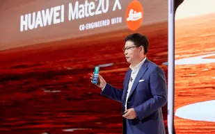 ملك الهواتف الذكية "HUAWEI Mate 20 Pro".. مستوى أداء غير مسبوق وكاميرا ثلاثية بتقنية التصوير بالزاوية العريضة
