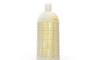 زجاجة عطر مرصعة بالذهب تصلك بطائرة خاصة بـ1.5 مليون دولار