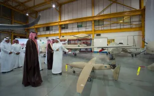 التفاصيل الكاملة لوضع ولي العهد حجر أساس 7 مشاريع ومفاعل أبحاث نووي ومصنع هياكل طائرات (صور)