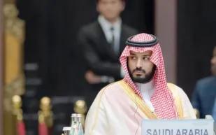 خادم الحرمين الشريفين وولي العهد... جهود فاعلة في قمم العشرين