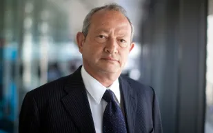 الملياردير المصري ساويرس يخطط لغزو مناجم الذهب في أفريقيا