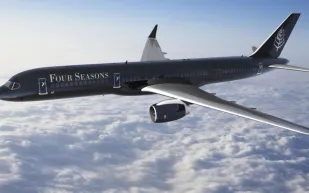 انطلق إلى الوجهات "النادرة والجميلة".. طائرة "فور سيزونز" الخاصة تجوب العالم (فيديو وصور)